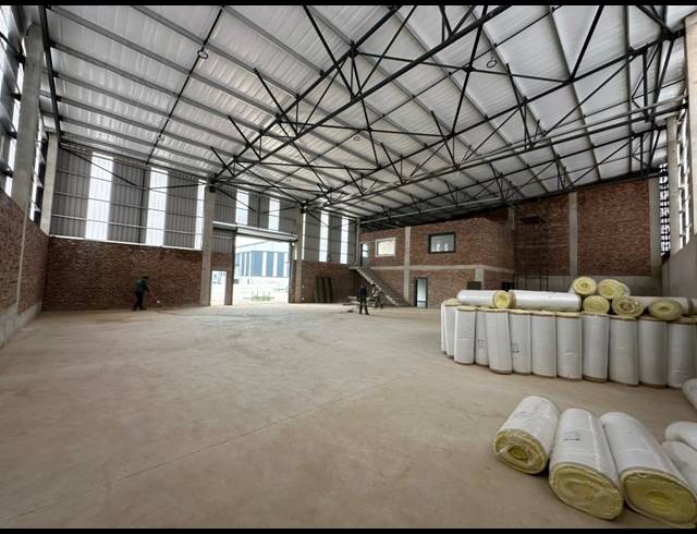 555M² WAREHOUSE TO LET IN LANSERIA
